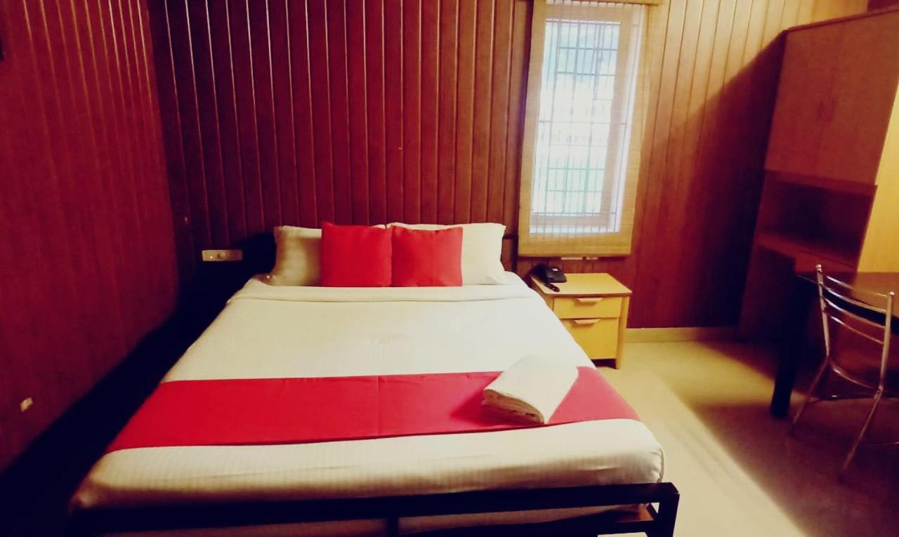 Hotel Tri-Star Residency Kochi Dış mekan fotoğraf
