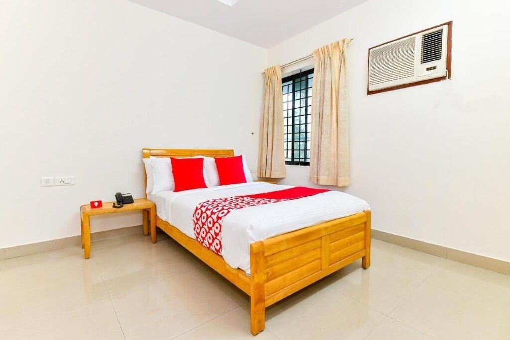 Hotel Tri-Star Residency Kochi Dış mekan fotoğraf