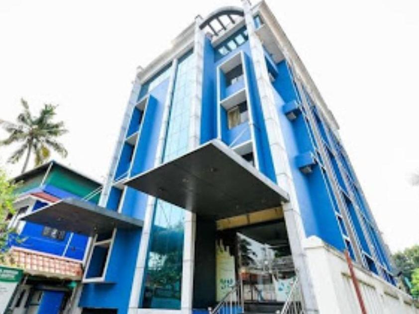 Hotel Tri-Star Residency Kochi Dış mekan fotoğraf