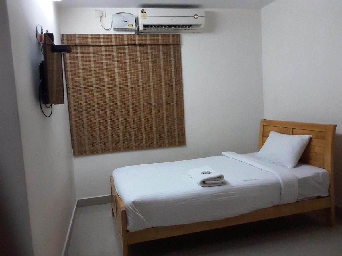 Hotel Tri-Star Residency Kochi Dış mekan fotoğraf