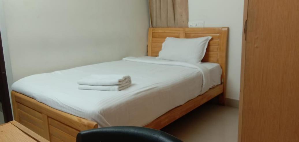 Hotel Tri-Star Residency Kochi Dış mekan fotoğraf