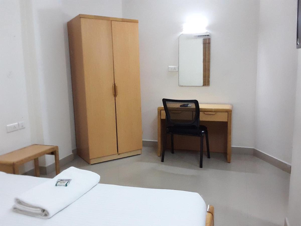 Hotel Tri-Star Residency Kochi Dış mekan fotoğraf