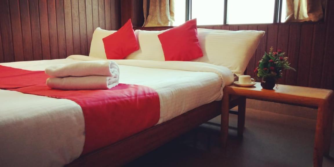 Hotel Tri-Star Residency Kochi Dış mekan fotoğraf